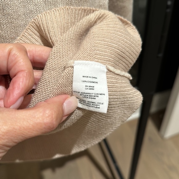 Theory oatmeal cashmere sweater. Size P - Picture 3 of 4